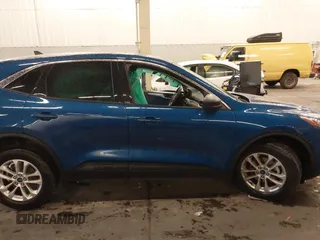 2022 Ford Escape SE z VIN 1FMCU9G69NUB98928, wystawiony jako IAAI lot #41074945 z przebiegiem 8 479 mil mil oraz . Historia ofert i sprzedaży dostępna na DreamBid. Obrazek 13.