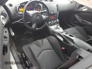 2019 Nissan 370Z z VIN JN1AZ4EH9KM422203, wystawiony jako Copart lot #51666475 z przebiegiem 55 649 mil mil oraz Szkoda całkowita • Salvage title. Historia ofert i sprzedaży dostępna na DreamBid. Obrazek 8.