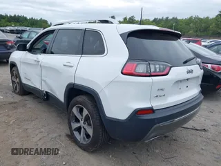 2019 Jeep Cherokee Limited z VIN 1C4PJMDN1KD251257, wystawiony jako IAAI lot #42315288 z przebiegiem 82 810 mil mil oraz . Historia ofert i sprzedaży dostępna na DreamBid. Obrazek 3.