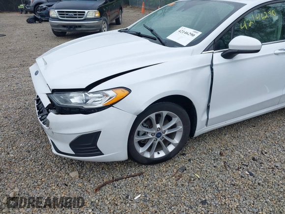 2020 Ford Fusion SE with VIN 3FA6P0LU5LR151074, listed as a IAAI auction lot 42146290 with 98,574 mi miles and . Bid and sale history available at carsss.com. Image 18.