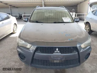 2011 Mitsubishi Outlander ES with VIN JA4AS2AW3BU036686, listed as a IAAI auction lot 41827674 with 141,868 mi miles. Bid and sale history available at carsss.com. Image 12.