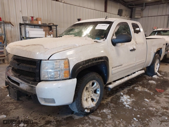 2011 Chevrolet Silverado 1500 LT with VIN 1GCRKSE30BZ217756, listed as a IAAI auction lot 41790864 with 154,363 mi miles. Bid and sale history available at carsss.com. Image 20.