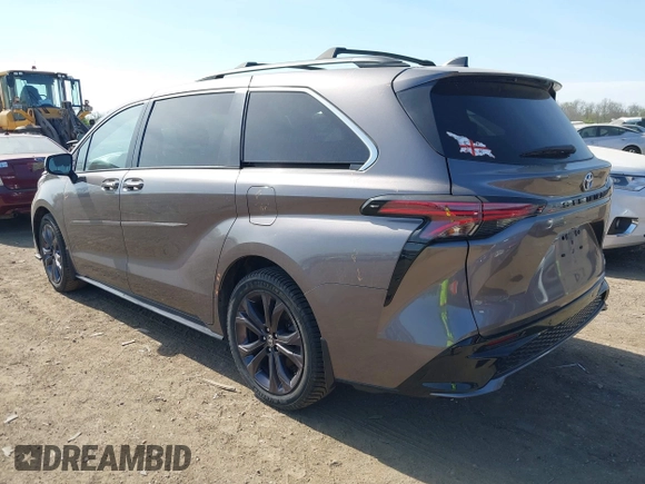 2022 Toyota Sienna XSE with VIN 5TDXRKEC2NS108482, listed as a IAAI auction lot 42061126 with 47,915 mi miles and . Bid and sale history available at DreamBid. Image 3.