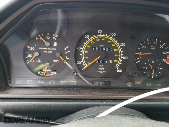 1989 Mercedes-Benz 300 E z VIN WDBEA30D8KB012989, wystawiony jako Copart lot #72100114 z przebiegiem 137 798 mil mil oraz Czysty tytuł • Clean title. Historia ofert i sprzedaży dostępna na DreamBid. Obrazek 9.