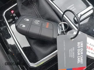2025 Jeep Compass Limited with VIN 3C4NJDCN2ST545284, listed as a IAAI auction lot 42187547 with 8,005 mi miles and . Bid and sale history available at DreamBid. Image 11.