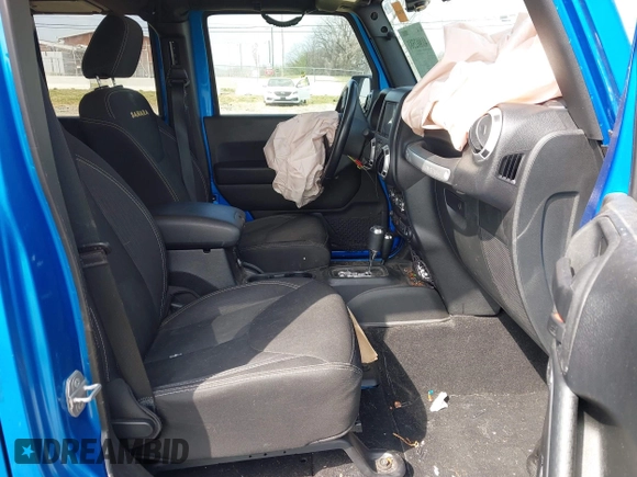 2015 Jeep Wrangler Unlimited Altitude с VIN 1C4HJWEG3FL584314, выставлен на аукционе IAAI как лот 41802581 с пробегом 145 143 миль миль и . История ставок и продаж доступна на DreamBid. Изображение 5.