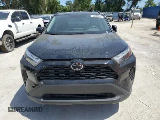 2022 Toyota RAV4 XLE with VIN 2T3W1RFV1NC174758, listed as a Copart auction lot 58006435 with 31,370 mi miles and Salvage title. Bid and sale history available at DreamBid. Image 5.