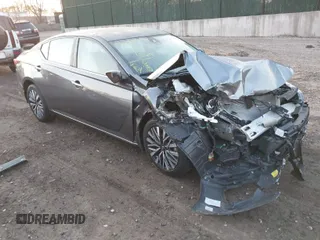 2024 Nissan Altima 2.5 SV with VIN 1N4BL4DWXRN377334, listed as a IAAI auction lot 41785862 with 43,261 mi miles. Bid and sale history available at carsss.com. Image 1.