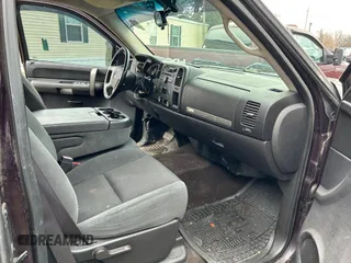 2009 GMC Sierra 1500 SLE with VIN 2GTEK290891119883, listed as a IAAI auction lot 41918190 with 189,713 mi miles. Bid and sale history available at carsss.com. Image 5.