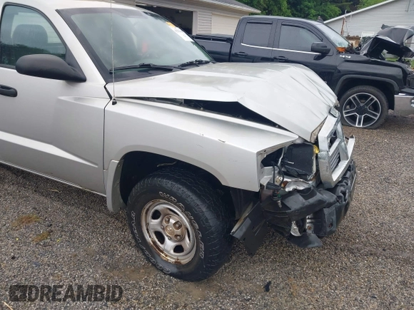 2007 Dodge Dakota ST z VIN 1D7HE22K37S177984, wystawiony jako IAAI lot #42330481 z przebiegiem 98 424 mil mil oraz . Historia ofert i sprzedaży dostępna na DreamBid. Obrazek 18.