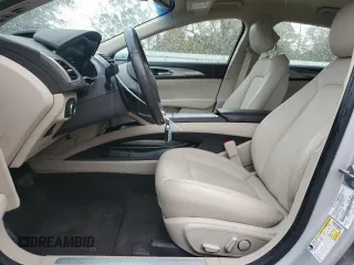 2019 Lincoln MKZ Standard with VIN 3LN6L5A91KR619118, listed as a Copart auction lot 82528044 with 10,541 mi miles and Salvage Title. Bid and sale history available at carsss.com. Image 7.