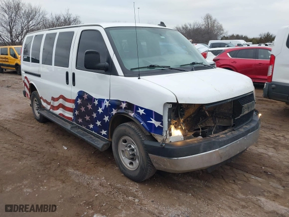 2016 Chevrolet Express Passenger LT with VIN 1GAZGMFGXG1263544, listed as a IAAI auction lot 41491282 with 127,232 mi miles. Bid and sale history available at carsss.com. Image 1.