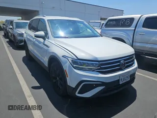 2024 Volkswagen Tiguan SE с VIN 3VV3B7AX0RM096462, выставлен на аукционе IAAI как лот 42844462 с пробегом 33 442 миль миль и . История ставок и продаж доступна на DreamBid. Изображение 39.
