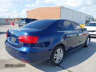 2013 Volkswagen Jetta SE with VIN 3VWDP7AJ5DM293584, listed as a IAAI auction lot 42112747 with 139,251 mi miles and . Bid and sale history available at DreamBid. Image 4.