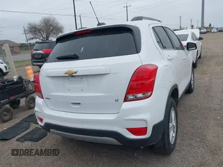 2020 Chevrolet Trax LT z VIN 3GNCJLSB9LL338988, wystawiony jako IAAI lot #41592516 z przebiegiem 40 422 mil mil oraz . Historia ofert i sprzedaży dostępna na DreamBid. Obrazek 4.