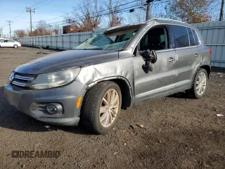 2013 Volkswagen Tiguan S с VIN WVGBV3AX3DW073322, выставлен на аукционе Copart как лот 79616044 с пробегом 96 366 миль миль и Списание • Salvage title. История ставок и продаж доступна на DreamBid. Изображение 1.