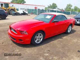 2014 Ford Mustang V6 z VIN 1ZVBP8EM4E5201342, wystawiony jako IAAI lot #42377801 z przebiegiem 99 600 mil mil oraz . Historia ofert i sprzedaży dostępna na DreamBid. Obrazek 17.
