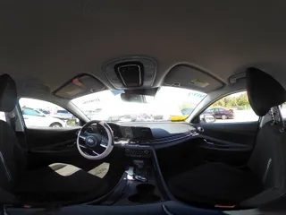 2024 Hyundai Elantra SEL z VIN KMHLM4DG1RU721834, wystawiony jako IAAI lot #41989186 z przebiegiem 19 877 mil mil oraz . Historia ofert i sprzedaży dostępna na DreamBid. Obrazek 18.
