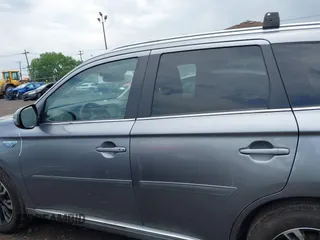 2018 Mitsubishi Outlander SEL z VIN JA4J24A58JZ058655, wystawiony jako IAAI lot #42569775 z przebiegiem 111 370 mil mil oraz . Historia ofert i sprzedaży dostępna na DreamBid. Obrazek 14.