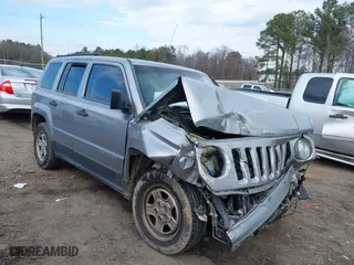 2015 Jeep Patriot Sport with VIN 1C4NJPBB2FD149490, listed as a IAAI auction lot 41420113 with 224,891 mi miles. Bid and sale history available at carsss.com. Image 1.