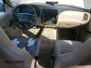 2000 Ford Explorer with VIN 1FMZU71X5YZC15988, listed as a Copart auction lot 58405175 with 190,420 mi miles and Salvage title. Bid and sale history available at DreamBid. Image 8.