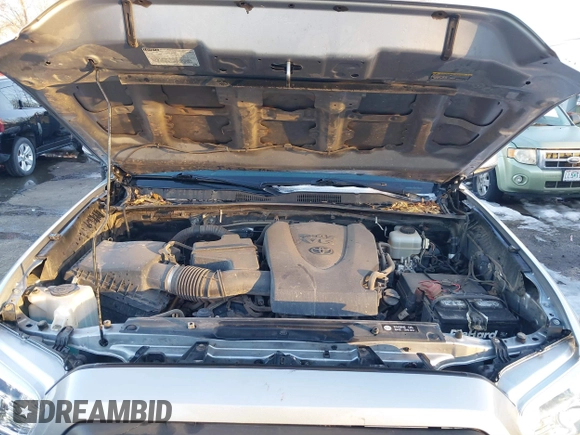 2017 Toyota Tacoma SR5 z VIN 3TMCZ5AN3HM045386, wystawiony jako IAAI lot #41330487 z przebiegiem 140 867 mil mil oraz . Historia ofert i sprzedaży dostępna na DreamBid. Obrazek 10.