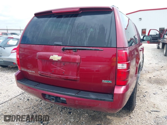2010 Chevrolet Suburban LT z VIN 1GNUKJE30AR262500, wystawiony jako IAAI lot #42082813 z przebiegiem 270 431 mil mil oraz . Historia ofert i sprzedaży dostępna na DreamBid. Obrazek 4.