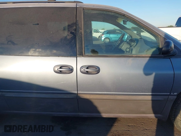1996 Dodge Grand Caravan with VIN 1B4GP54R9TB328555, listed as a IAAI auction lot 40770123 with 184,323 mi miles and . Bid and sale history available at DreamBid. Image 13.