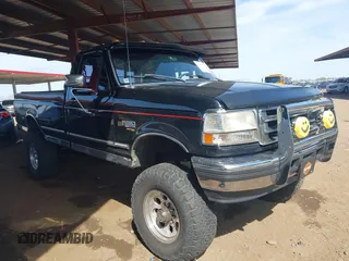 1997 Ford F-350 z VIN 1FTHF36F2VED00468, wystawiony jako IAAI lot #41993902 z przebiegiem Nie podano mil oraz . Historia ofert i sprzedaży dostępna na DreamBid. Obrazek 1.