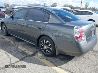2005 Nissan Altima 2.5 S with VIN 1N4AL11E85N442486, listed as a IAAI auction lot 41758586 with 193,990 mi miles. Bid and sale history available at carsss.com. Image 3.