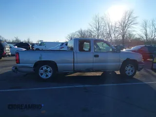 2005 Chevrolet Silverado 1500 Work Truck with VIN 1GCEC19X95Z357652, listed as a IAAI auction lot 41596860 with 111,429 mi miles. Bid and sale history available at carsss.com. Image 13.