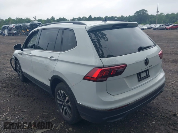 2022 Volkswagen Tiguan S with VIN 3VV0B7AX2NM080597, listed as a IAAI auction lot 39936601 with 28,208 mi miles. Bid and sale history available at carsss.com. Image 3.