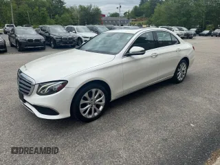 2017 Mercedes-Benz E 300 Luxury z VIN WDDZF4KB3HA208509, wystawiony jako Copart lot #59420695 z przebiegiem 152 021 mil mil oraz Czysty tytuł • Clean title. Historia ofert i sprzedaży dostępna na DreamBid. Obrazek 2.