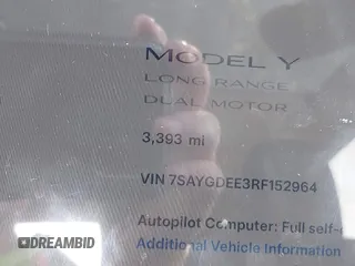 2024 Tesla Model Y Long Range with VIN 7SAYGDEE3RF152964, listed as a IAAI auction lot 40394843 with 3,393 mi miles. Bid and sale history available at carsss.com. Image 15.