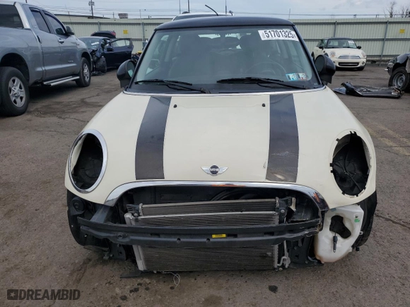 2010 MINI Cooper Hardtop with VIN WMWMF3C51ATZ63088, listed as a Copart auction lot 51701325 with 38,544 mi miles and Salvage Title. Bid and sale history available at carsss.com. Image 5.