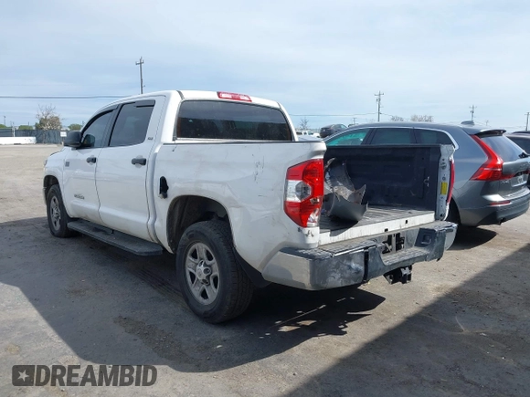 2018 Toyota Tundra 2WD SR5 with VIN 5TFEY5F12JX229395, listed as a IAAI auction lot 41860401 with 211,706 mi miles. Bid and sale history available at carsss.com. Image 3.