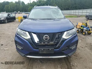2018 Nissan Rogue SV z VIN 5N1AT2MV8JC852721, wystawiony jako Copart lot #58755385 z przebiegiem 69 454 mil mil oraz Szkoda całkowita • Salvage title. Historia ofert i sprzedaży dostępna na DreamBid. Obrazek 5.