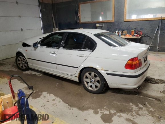 2002 BMW 3 Series 325i with VIN WBAET37452NJ21164, listed as a Copart auction lot 45748215 with 0 mi miles and Salvage Title. Bid and sale history available at carsss.com. Image 2.