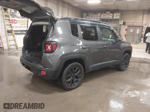 2016 Jeep Renegade Latitude with VIN ZACCJBBT5GPD69471, listed as a IAAI auction lot 40650863 with 137,944 mi miles. Bid and sale history available at carsss.com. Image 4.