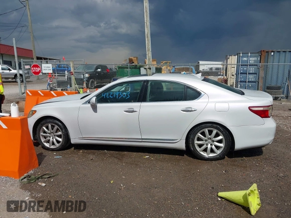 2008 Lexus LS 460 with VIN JTHBL46F185079274, listed as a IAAI auction lot 42219303 with 287,870 mi miles and . Bid and sale history available at DreamBid. Image 14.