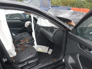 2015 Volkswagen Passat SE с VIN 1VWBV7A30FC066788, выставлен на аукционе IAAI как лот 40450455 с пробегом 84 245 миль миль и . История ставок и продаж доступна на DreamBid. Изображение 5.