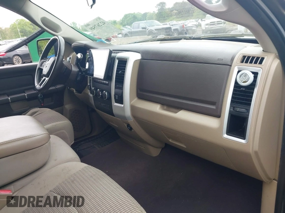 2012 Ram 1500 Big Horn z VIN 1C6RD7GT7CS154905, wystawiony jako IAAI lot #42267549 z przebiegiem 251 589 mil mil oraz . Historia ofert i sprzedaży dostępna na DreamBid. Obrazek 5.