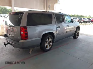 2007 Chevrolet Suburban LT с VIN 3GNFC16047G158109, выставлен на аукционе IAAI как лот 42607596 с пробегом 399 118 миль миль и . История ставок и продаж доступна на DreamBid. Изображение 4.
