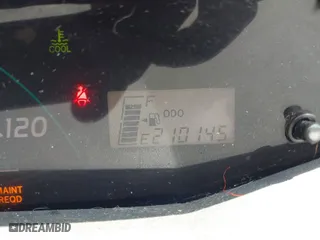 2007 Toyota Yaris with VIN JTDJT923475077877, listed as a IAAI auction lot 42073834 with 210,145 mi miles. Bid and sale history available at carsss.com. Image 7.