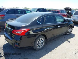 2019 Nissan Sentra SV z VIN 3N1AB7AP4KY323689, wystawiony jako IAAI lot #41965318 z przebiegiem 61 194 mil mil oraz . Historia ofert i sprzedaży dostępna na DreamBid. Obrazek 4.