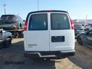 2018 Chevrolet Express Cargo Van with VIN 1GCWGAFP0J1182701, listed as a IAAI auction lot 42014825 with 206,702 mi miles. Bid and sale history available at carsss.com. Image 16.