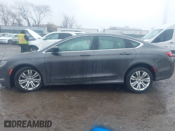 2015 Chrysler 200 Limited with VIN 1C3CCCAB0FN754117, listed as a IAAI auction lot 41521341 with 1 mi miles. Bid and sale history available at carsss.com. Image 13.