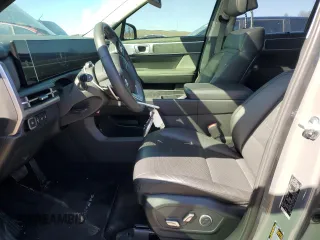 2024 Hyundai Santa Fe Limited z VIN 5NMP4DGLXRH041601, wystawiony jako Copart lot #50257125 z przebiegiem 4 002 mil mil oraz Szkoda całkowita • Salvage title. Historia ofert i sprzedaży dostępna na DreamBid. Obrazek 7.