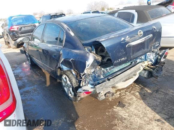 2005 Nissan Altima 3.5 SE with VIN 1N4BL11DX5C225173, listed as a IAAI auction lot 41491751 with 203,795 mi miles. Bid and sale history available at carsss.com. Image 3.