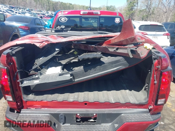 2024 Chevrolet Colorado 2WD LT z VIN 1GCPSCEKXR1112753, wystawiony jako IAAI lot #41842815 z przebiegiem 13 775 mil mil oraz . Historia ofert i sprzedaży dostępna na DreamBid. Obrazek 6.
